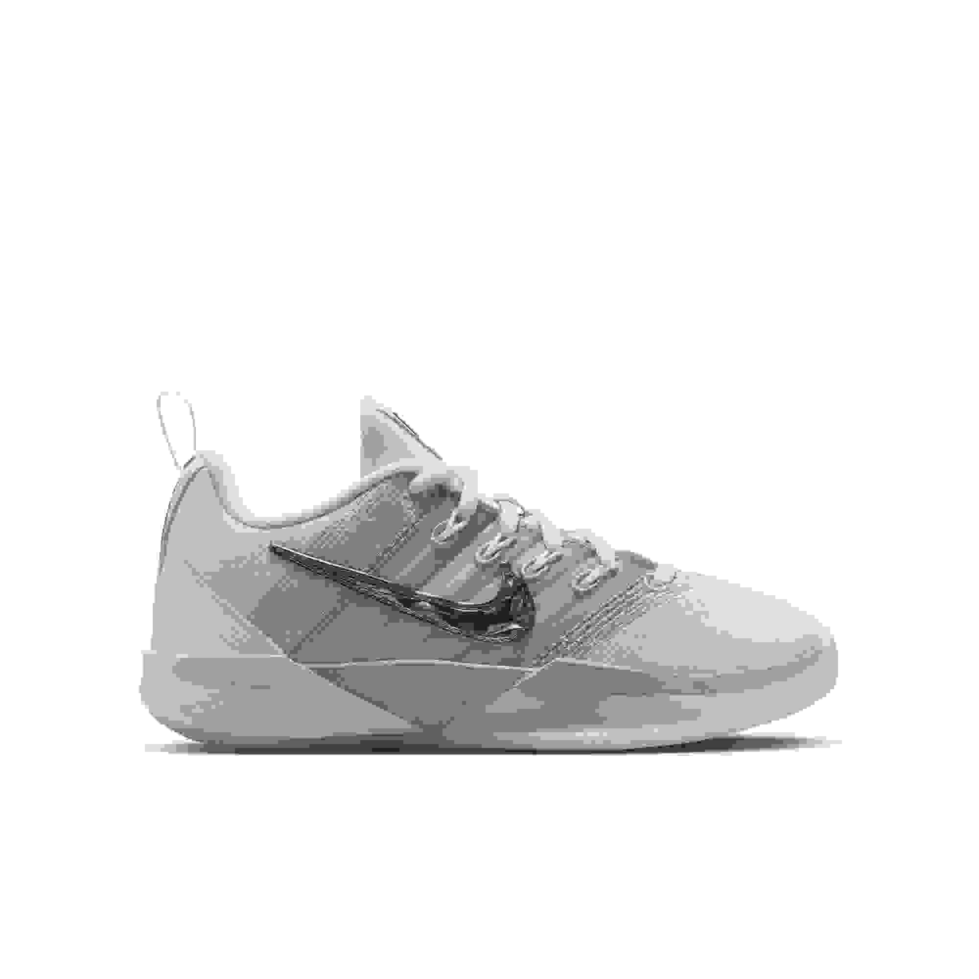Nike Sabrina Grade School Kids' "Me vs. Me" Basketball Shoe